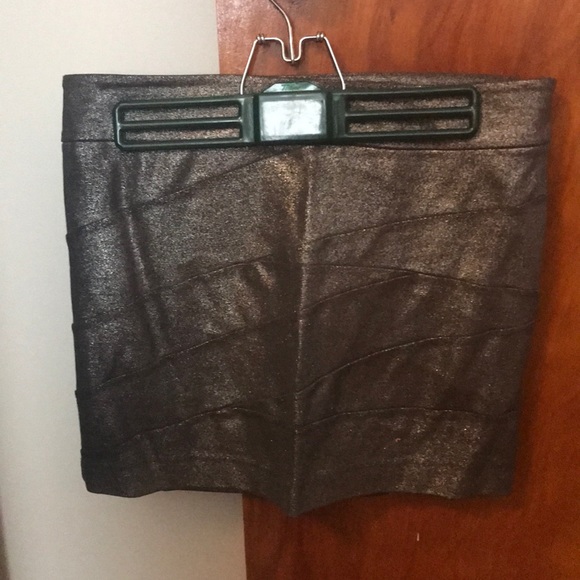 Silver sparkly mini skirt - Picture 2 of 4